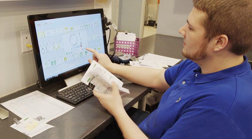 Jewelry software as digital employee automating production, inventory, and sales tasks